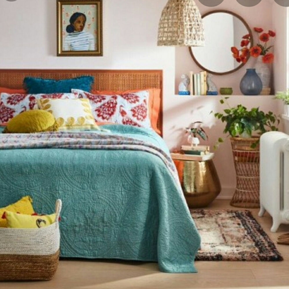 Opalhouse queen medallion quilt